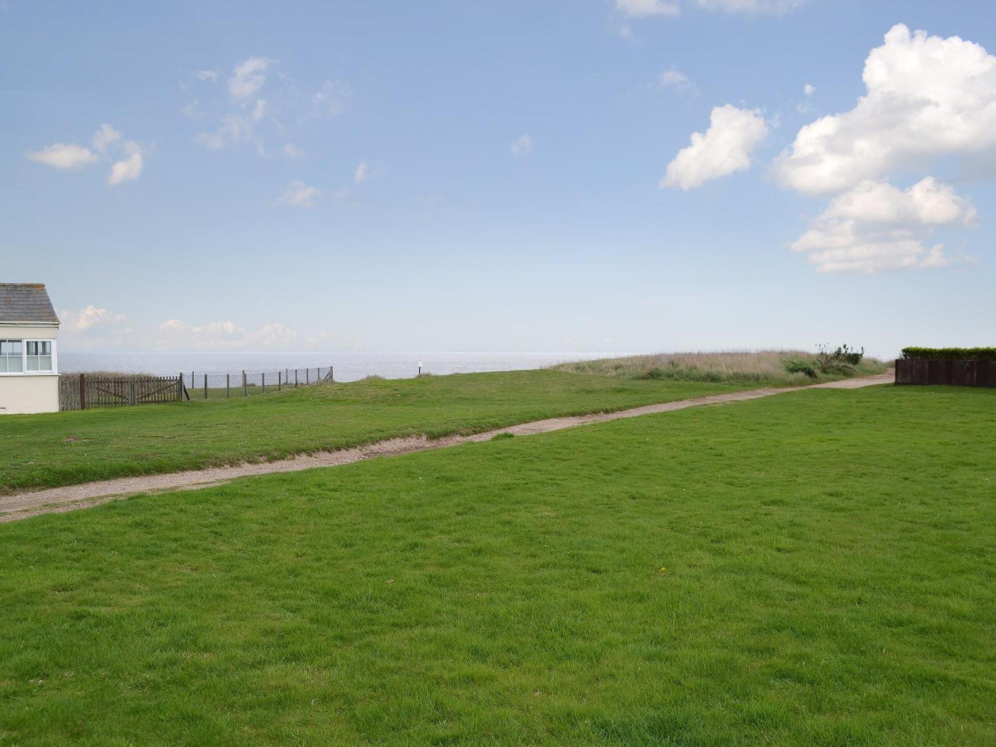 Rosemarys Sea View Villa Bacton  Buitenkant foto